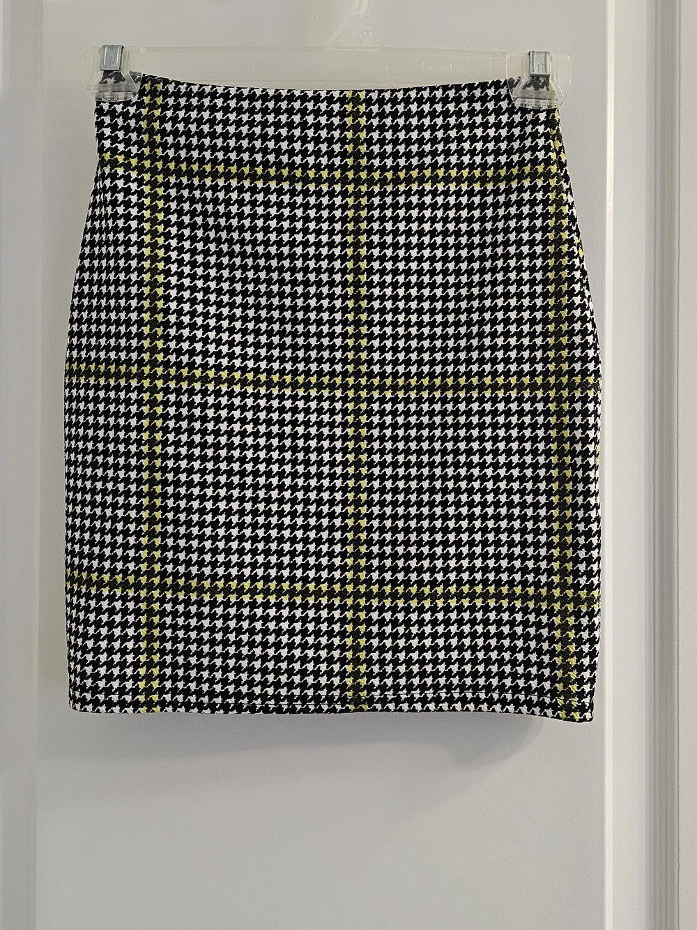PrettyLittleThing Black & White Houndstooth Pencil Skirt with Yellow Grid